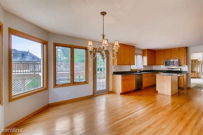 Building Photo - 4 br, 3.5 bath House - 1070 James Pass