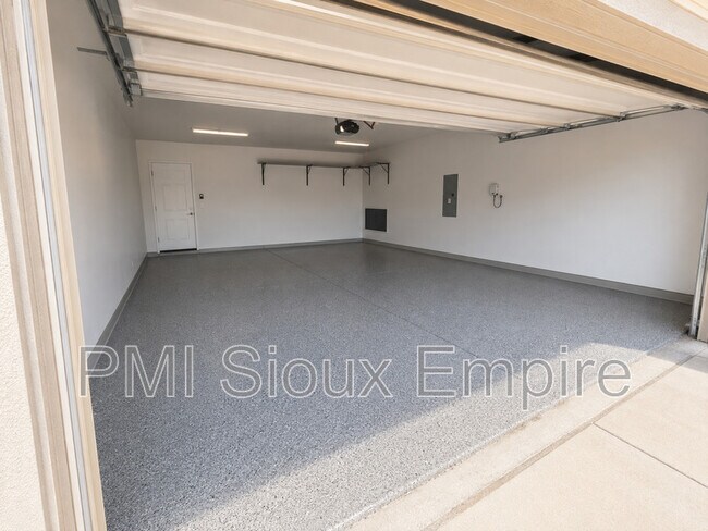 Foto del edificio - 9600 W Broek Dr