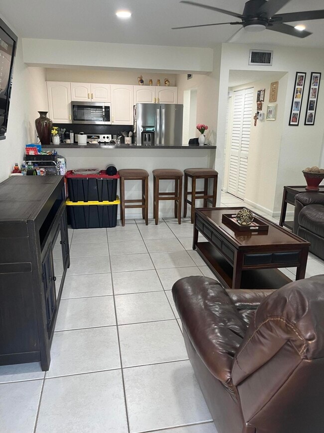 Foto del edificio - 5843 Albert Rd