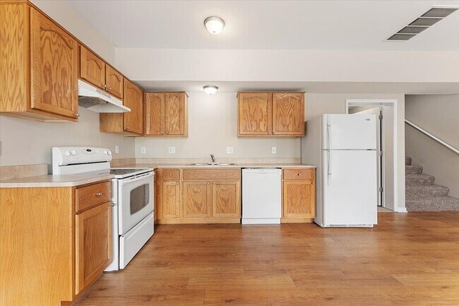 Building Photo - 45528 Evansway Dr.
