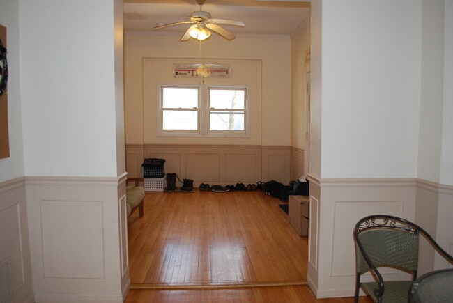 Building Photo - 3942 Hermitage N Ave