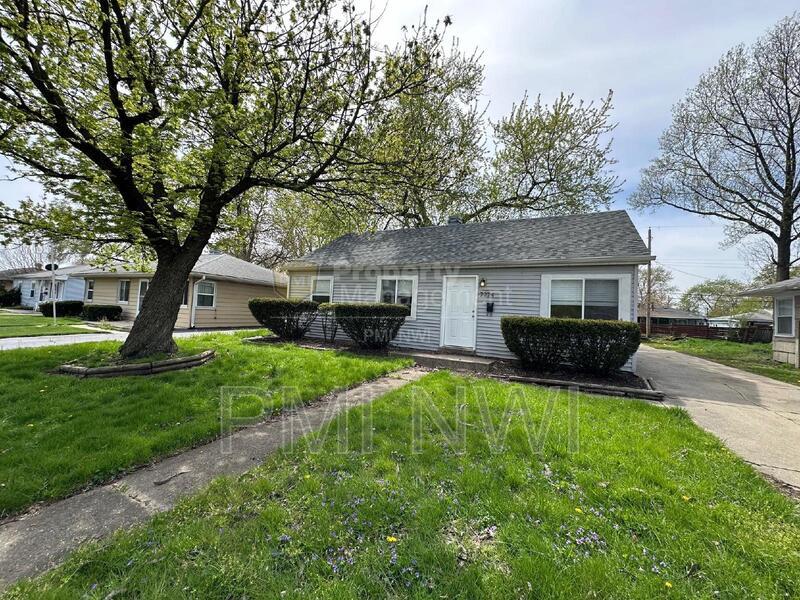 Primary Photo - 7974 S White Oak Ln