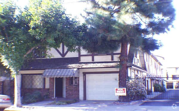 Building Photo - Bagwood Apartments