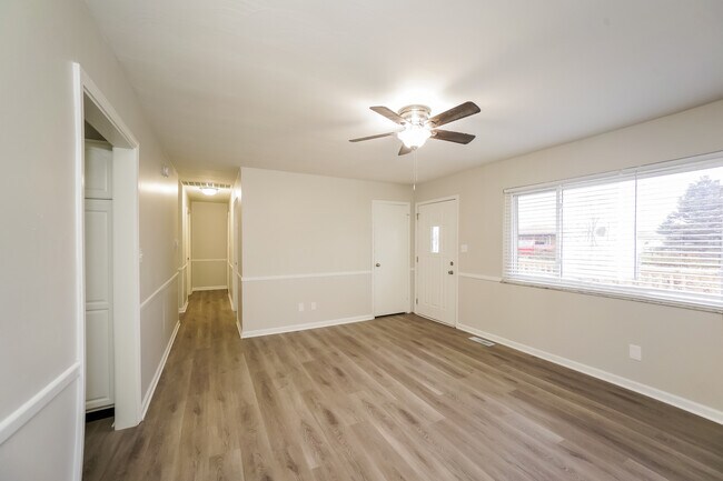 Foto del edificio - 7320 E Wiser Ave