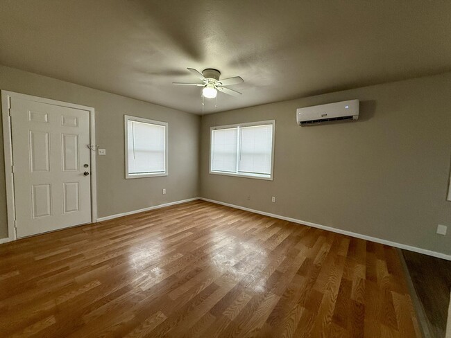 Building Photo - 505 E 37th St