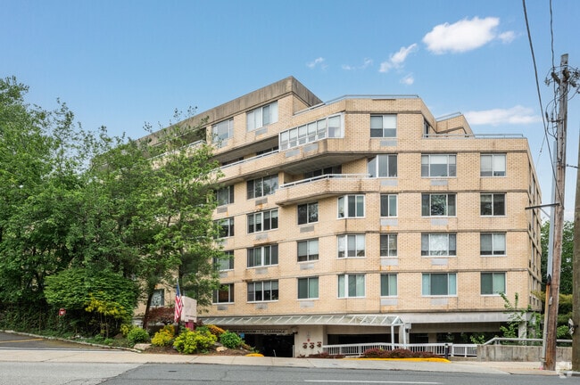 1270 North Condominium