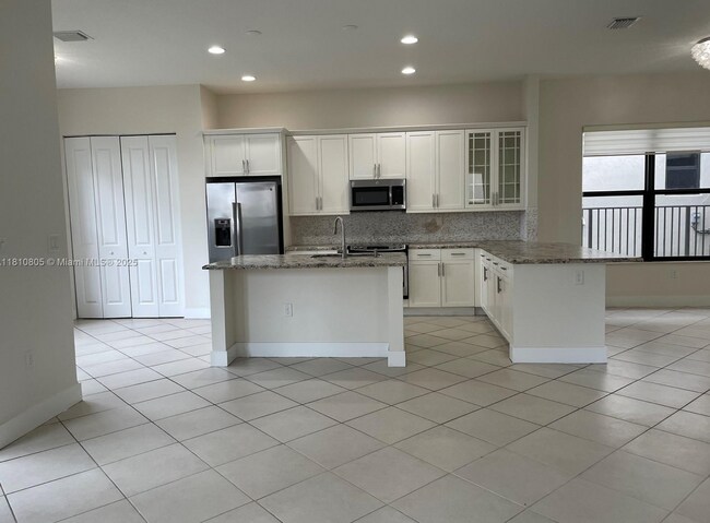 Foto del edificio - 3316 W 98th Pl