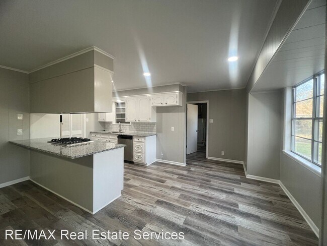 Building Photo - 3 br, 2 bath House - 2502 Deanie