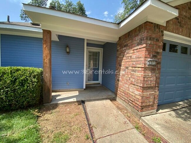 Building Photo - Home in Shady Grove available!