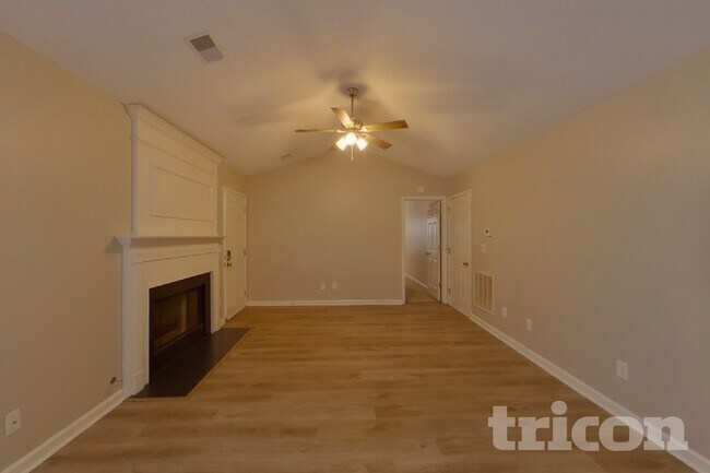 Foto del edificio - 562 Chisolm Way