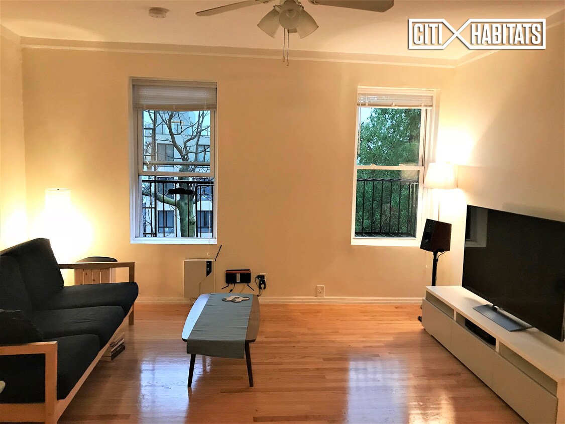 Foto principal - 135 Grand St
