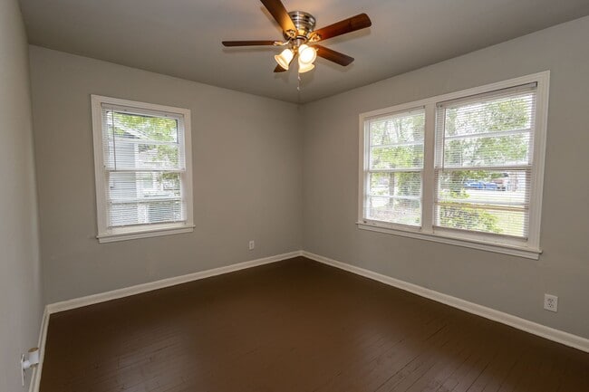 Building Photo - Move in ready 3 bedroom, 1 bath in 77703!