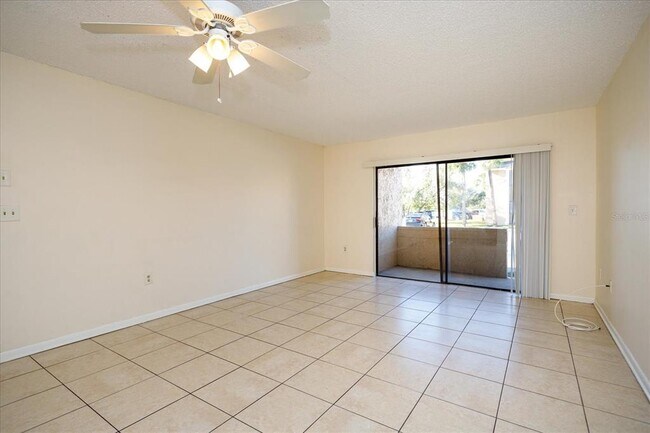 Building Photo - 5013 Vineland Rd