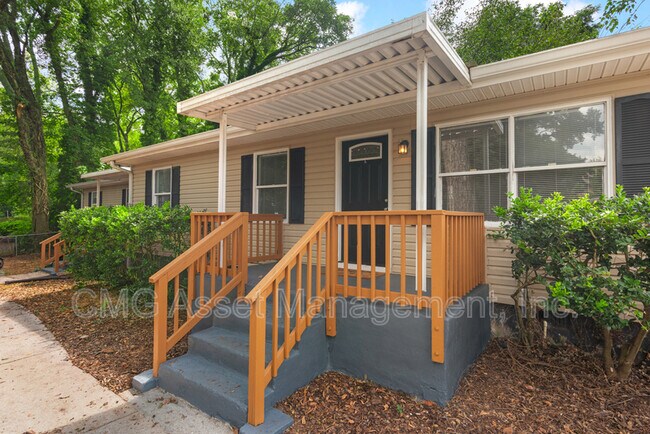 Foto del edificio - 2051 College Ave NE