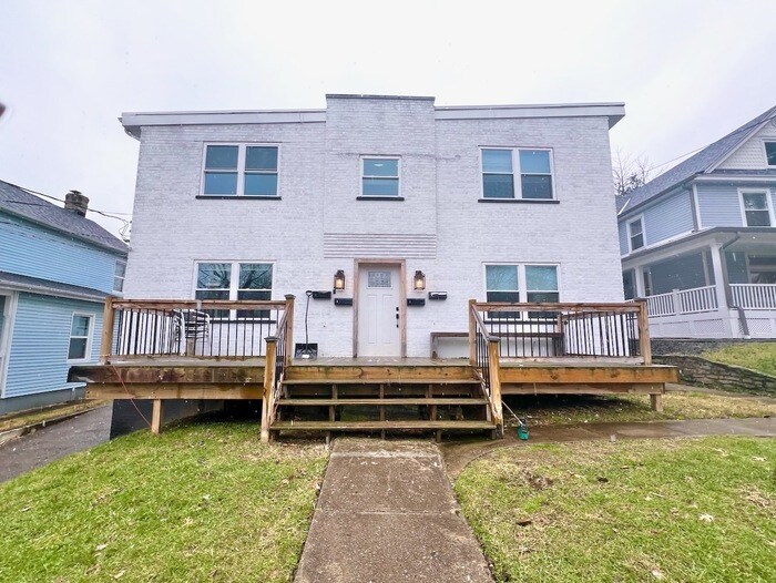 Primary Photo - Stunning remodel in HOT Madisonville!