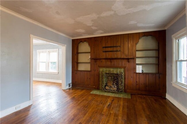 Building Photo - 2711 Strachan Ave