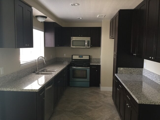 Foto del edificio - Riverside Home 4bd/ 2ba