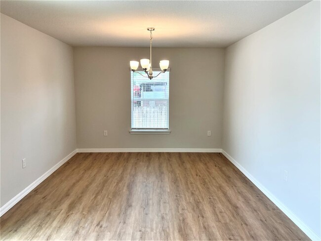 Building Photo - 983 Quail St SE
