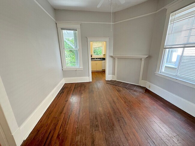 Foto del edificio - 3 BED | 2 BATH | PRIVATE UPSTAIRS BALCONY | STARLAND