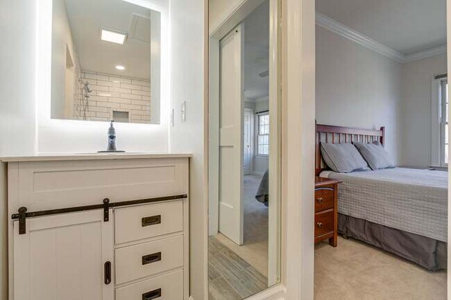 2nd master - 228 4th Ave N