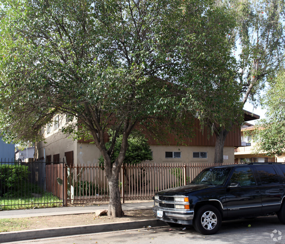 Building Photo - 18030 Schoenborn St