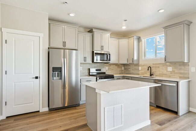 Foto del edificio - 17900 E 94th Ave