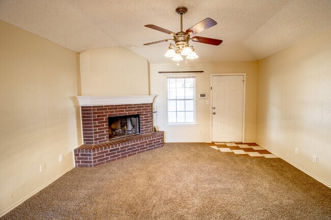 Foto del edificio - "Charming 3-Bed, 2-Bath Home in Lubbock