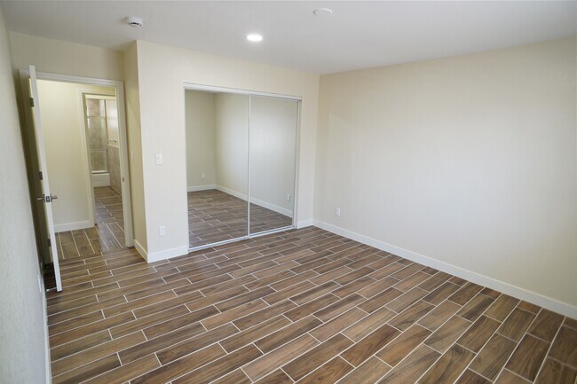 Building Photo - 10561 El Dorado Ave