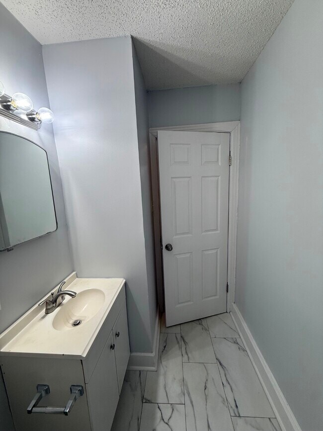 Building Photo - 3221 Wolfe St