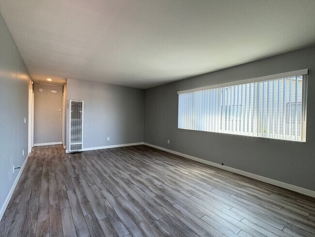Foto del edificio - 4861-4865 Palm Ave.