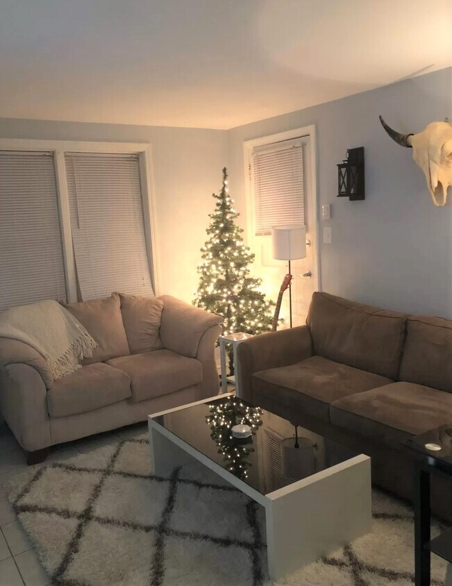 Foto principal - 3339 W Crystal St