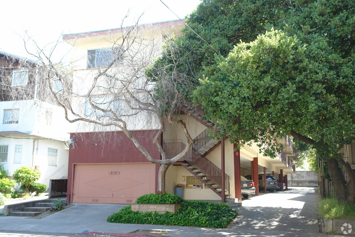 Foto del edificio - 2537 Benvenue Ave