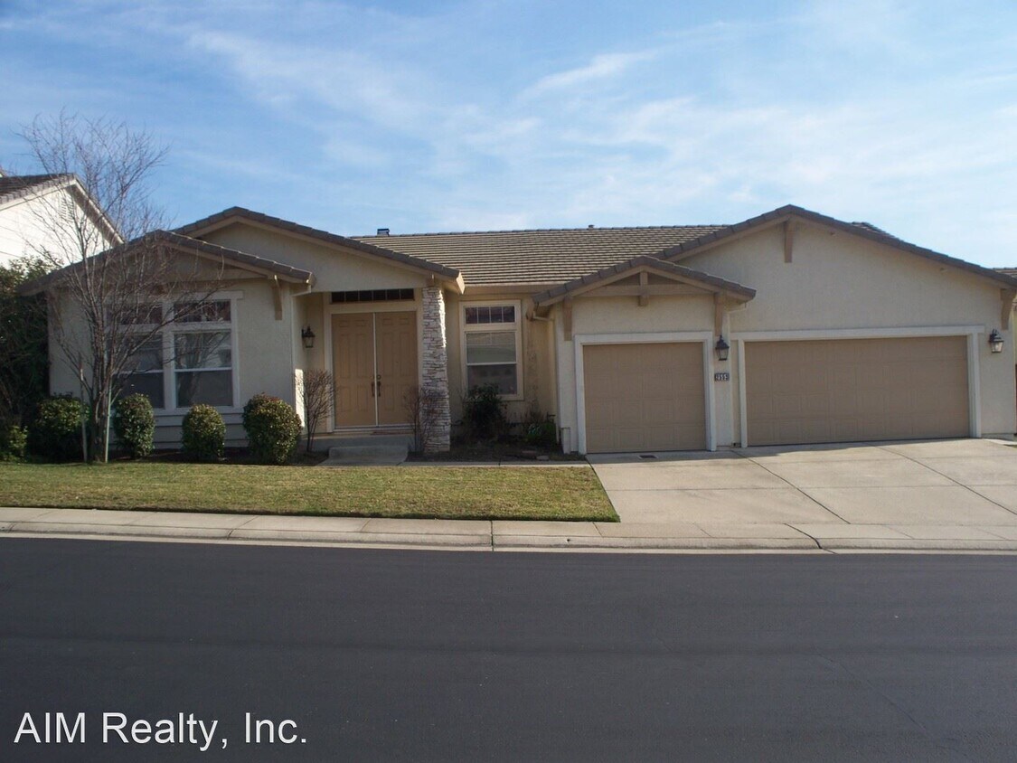 Primary Photo - 4 br, 3 bath House - 2553 CLUBHOUSE DRIVE ...