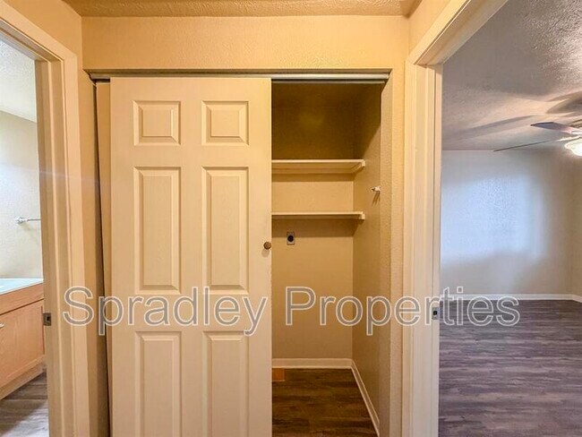 Building Photo - 608 John Paul Jones Dr