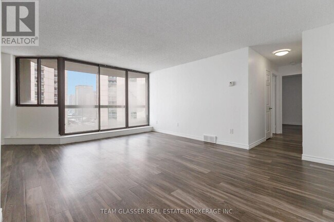 Building Photo - 340 Colborne St