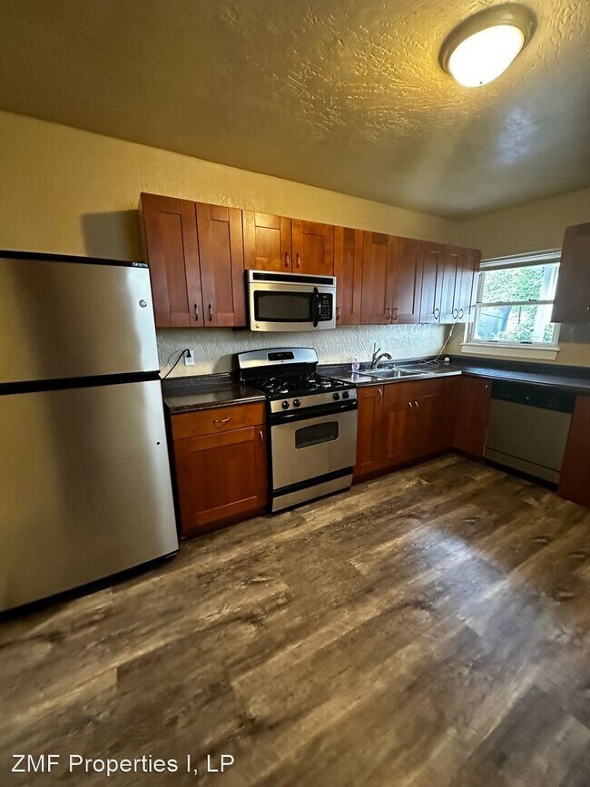 Building Photo - 2 br, 1 bath House - 142 44th Street