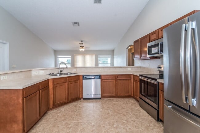 Foto del edificio - 975 Deer Spring Dr