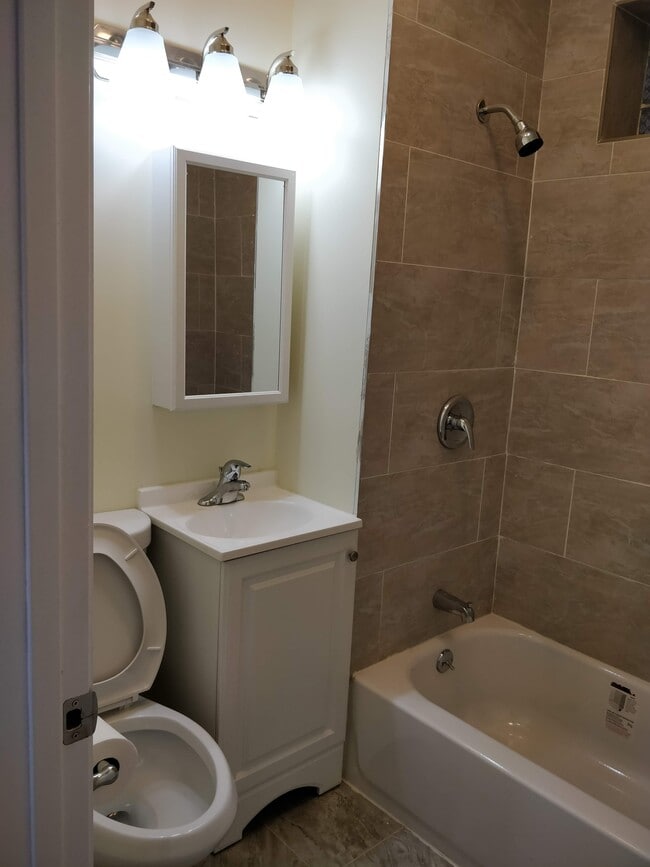 Building Photo - 3527 S Lowe Ave