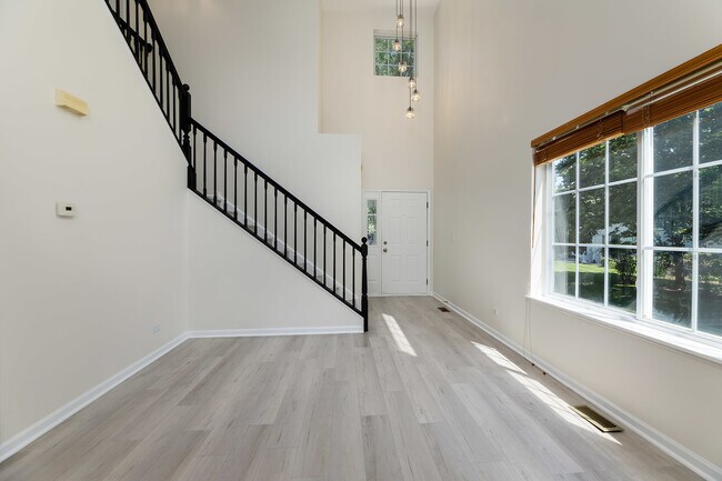 Foto del edificio - 311 Abington Woods Dr