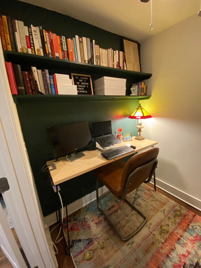 Den - 912 Shepherd St NW Apartments