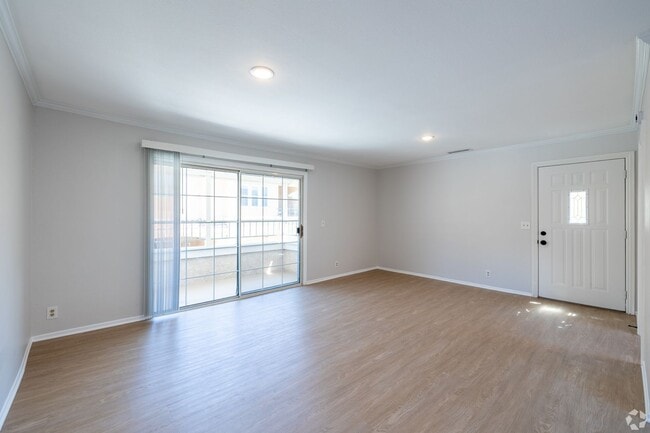 Interior Photo - 5302 Colodny Ave