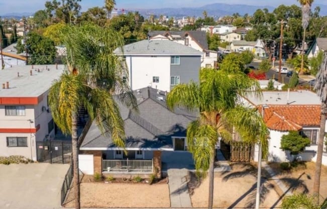 Primary Photo - 1205 W 37th Dr