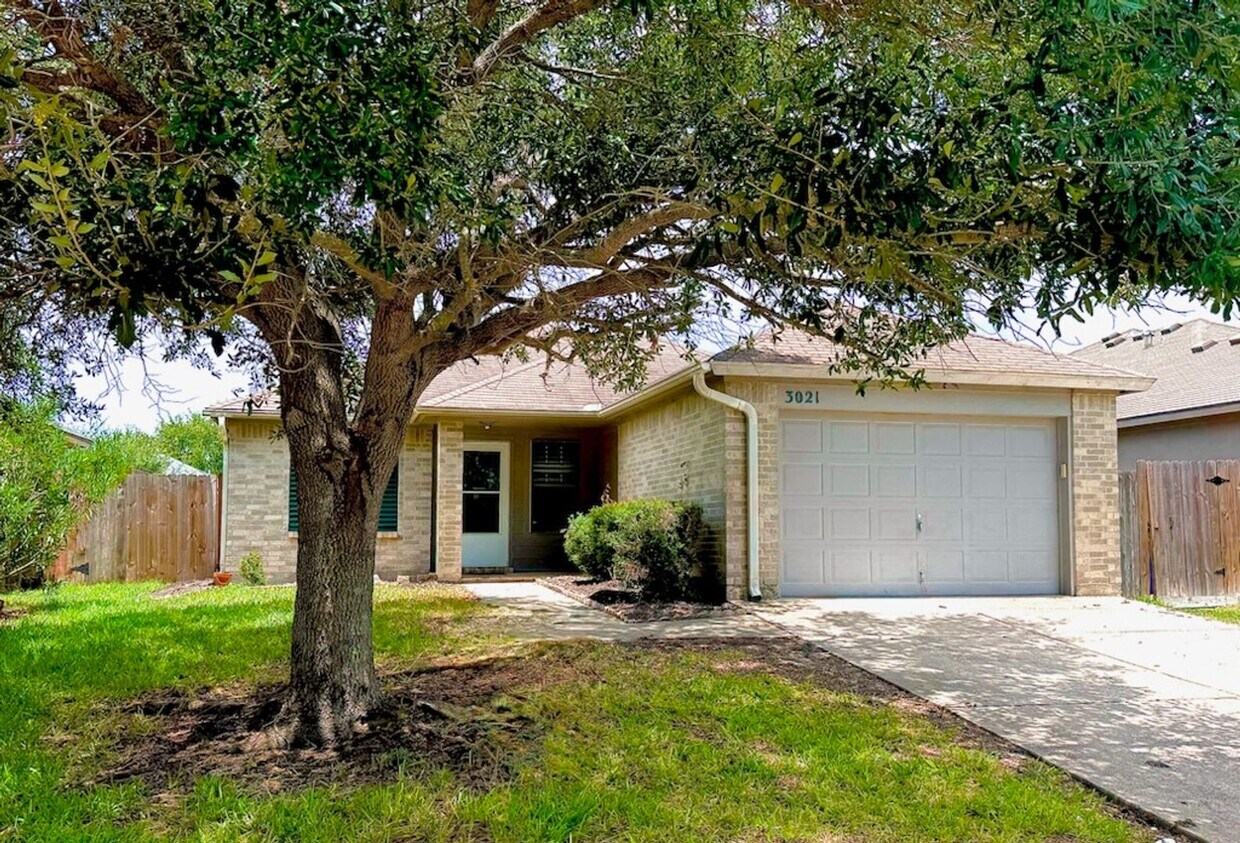 Primary Photo - Southside Home – Pet Friendly!