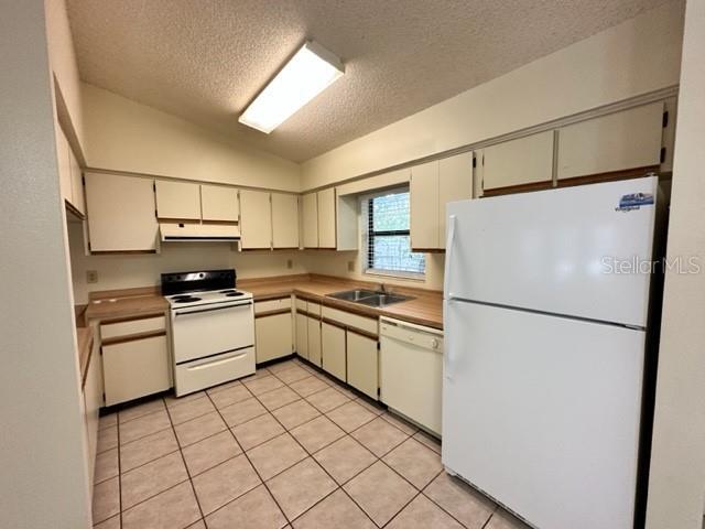 Foto del edificio - 32801 Lake Square Ct