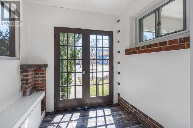 Photo du bâtiment - 54 McNairn Ave