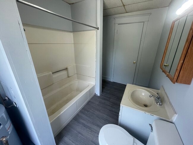 Building Photo - 425-3D Vermilion-N