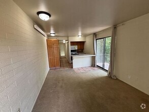 Building Photo - 599 Darwin St