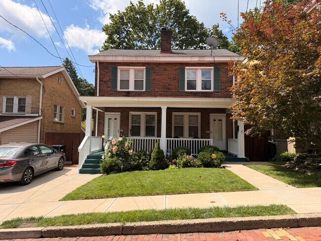 Foto del edificio - 607 1/2 Klemont Ave