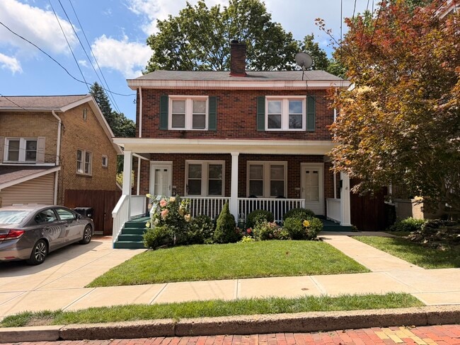 Building Photo - 607 1/2 Klemont Ave