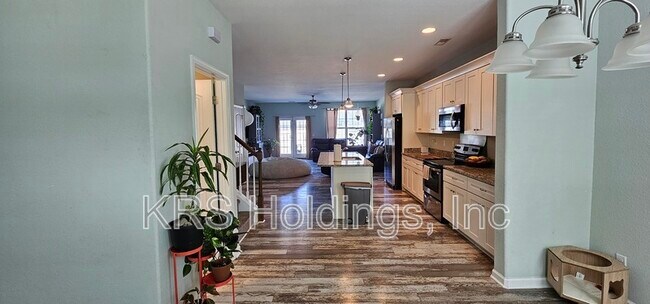 Building Photo - 818 Celia Ct